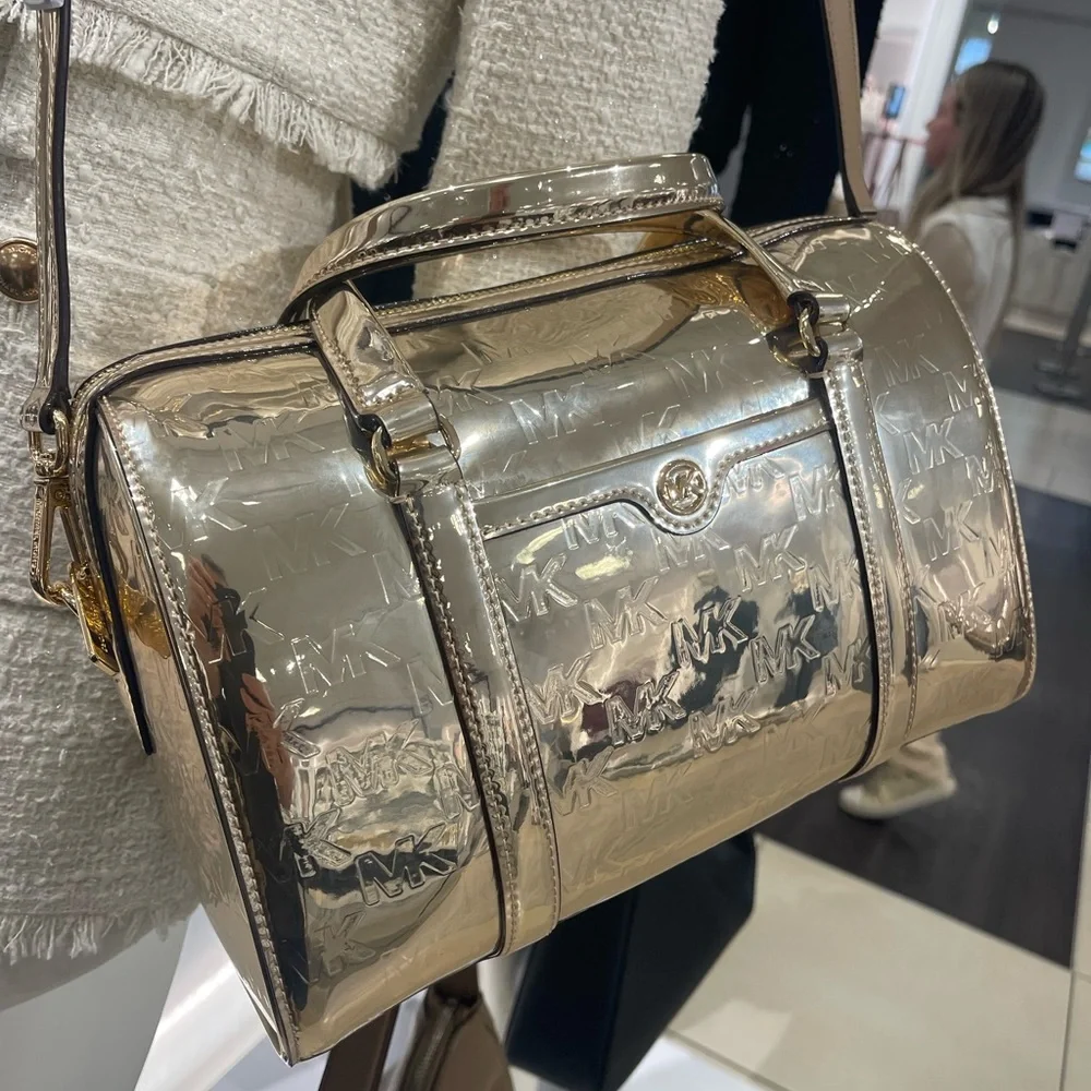 MICHAEL KORS Jet Set Md Metallic Logo Debossed Satchel Duffle
Pale Gold
NWT - Picture 13 of 16